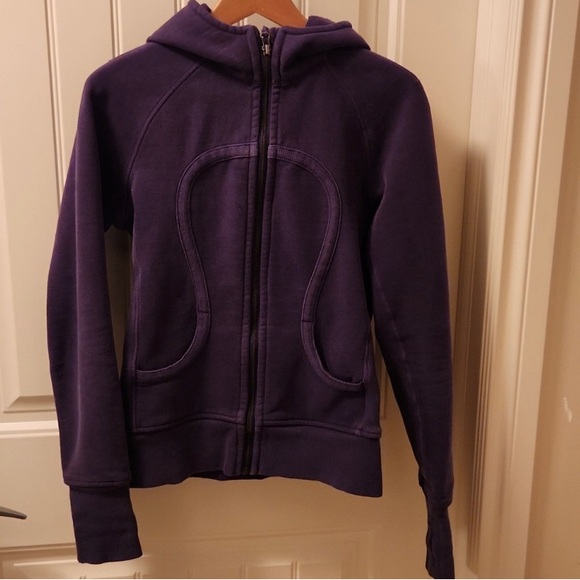 Ladies lululemon hoodie - Picture 1 of 3